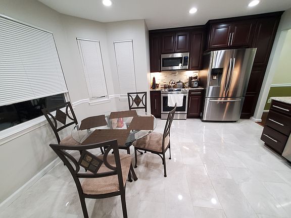 4th image of 2153 Fort Belvoir Dr
