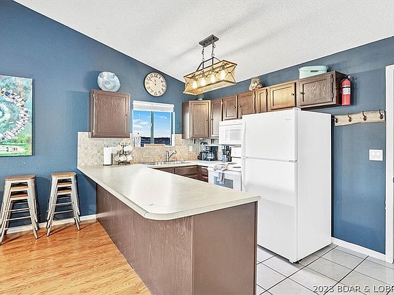 4th image of 21 Southwood Shores Pl #4D