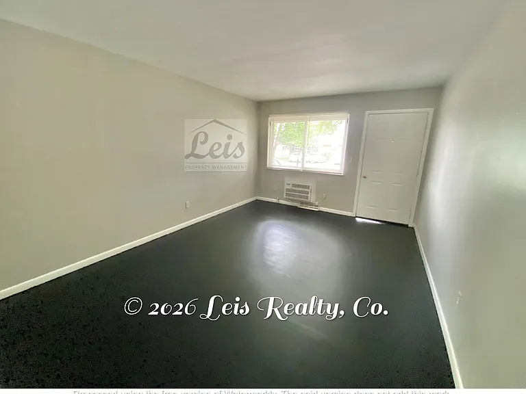 400 N Owens Dr #C — Photo 6