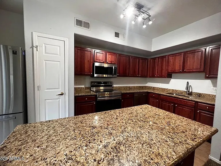 18250 N Cave Creek Rd #155 — Photo 2
