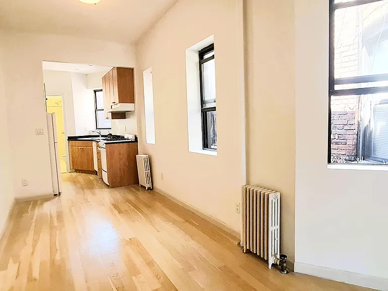406 W 48th St #5FW — Photo 5