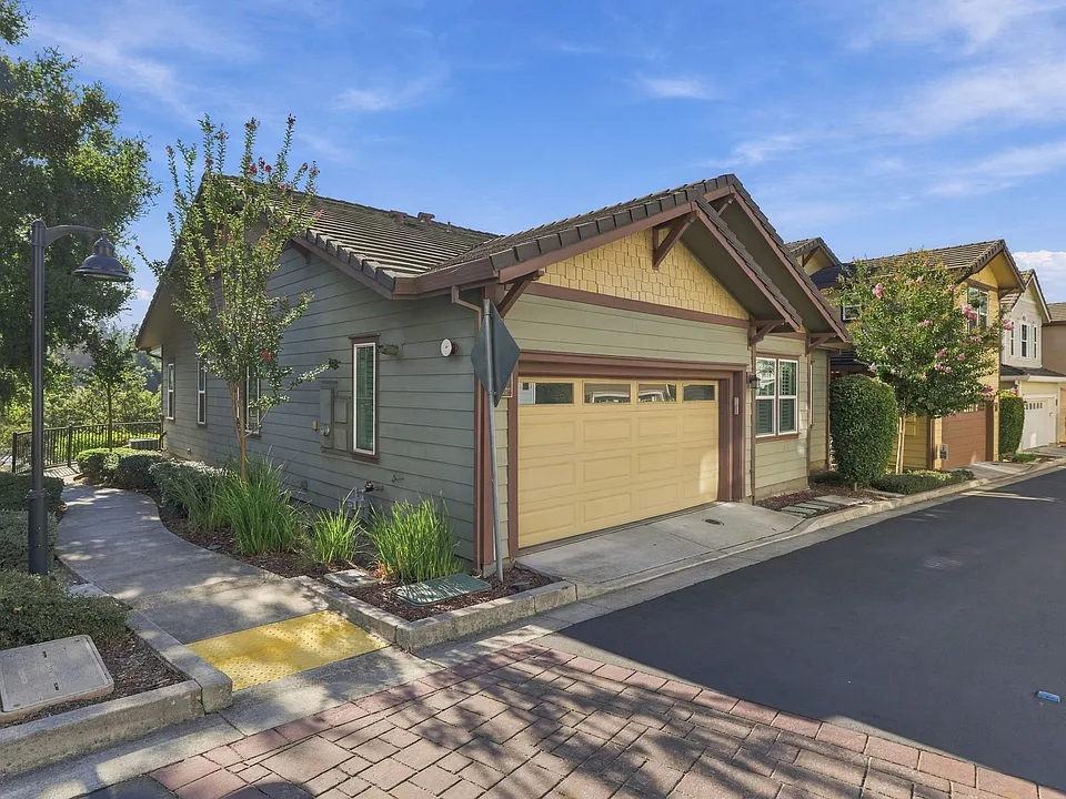 63 Hazel Tree Rdg