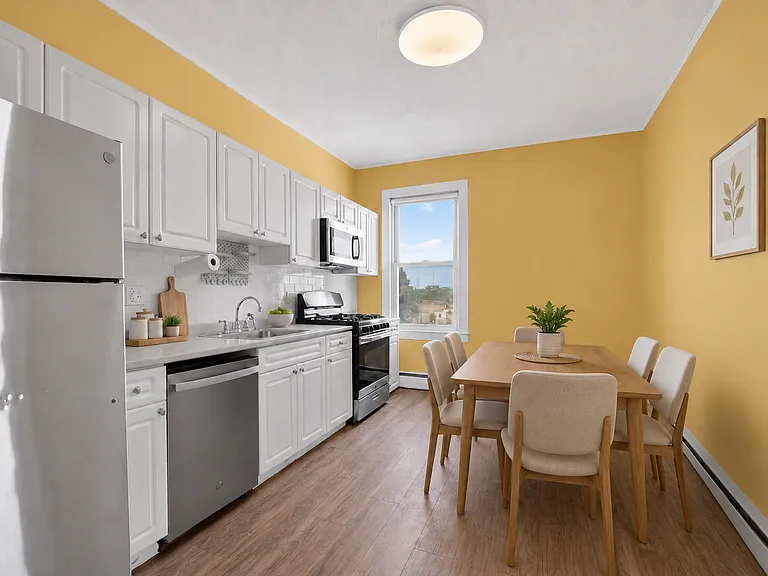 793 Main St #5 — Photo 5