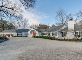 10010 Country Club Rd, Woodstock, IL 60098