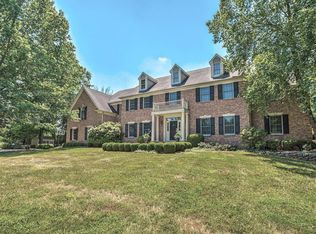 6 Rustic Dr, Pennington, NJ 08534