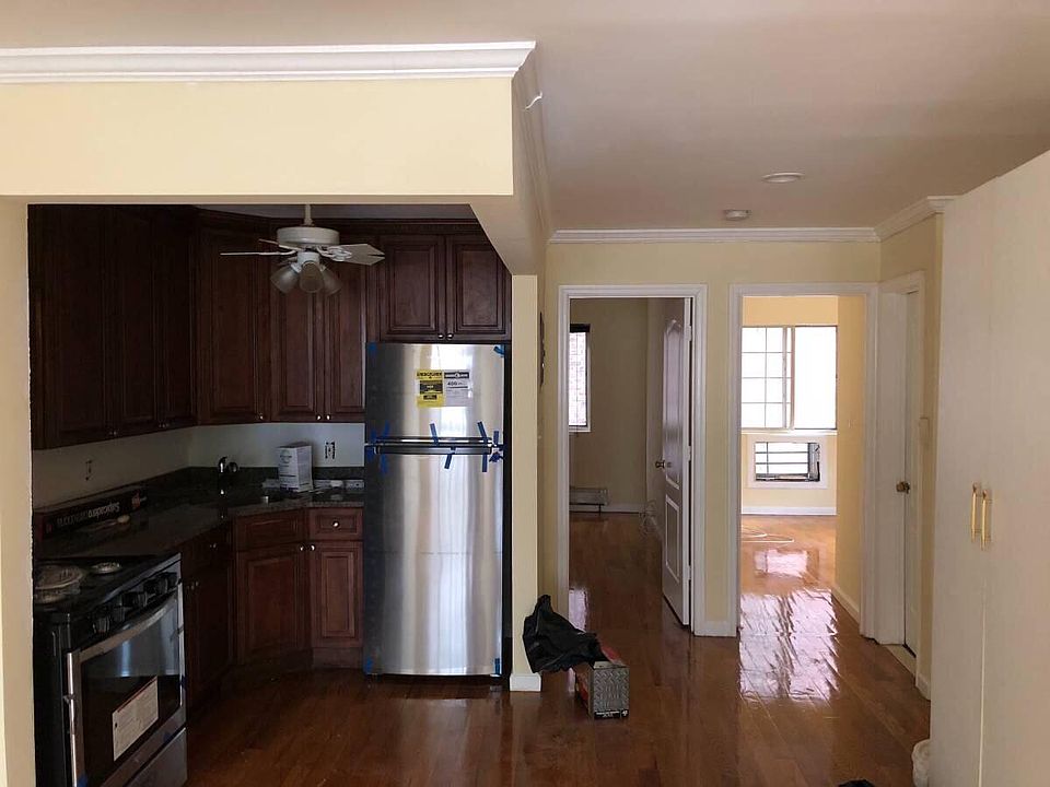 2nd image of 664 Mace Ave
