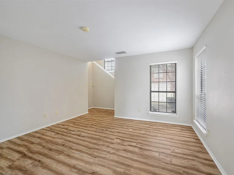 3404 Napolean Ct — Photo 9