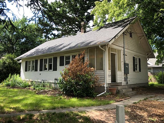 Back entrance, shared with basement tenant.