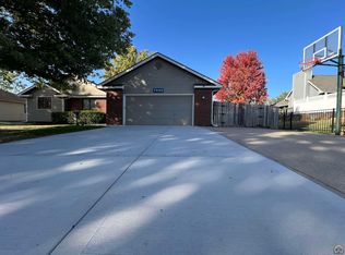 7532 SW Bingham Rd, Topeka, KS 66614