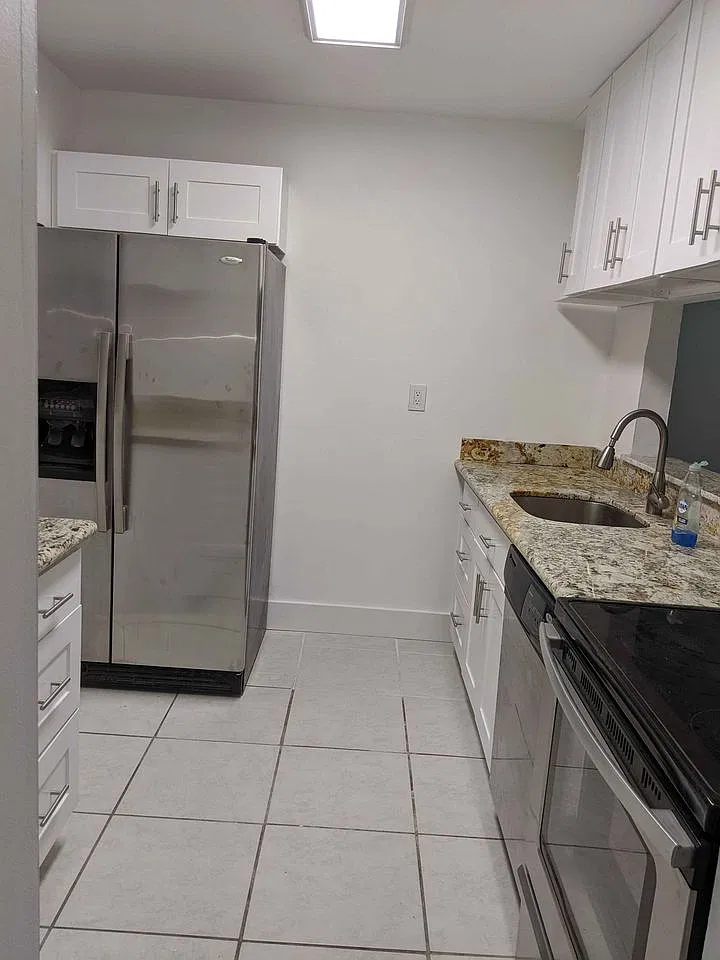 8025 SW 107th Ave — Photo 4