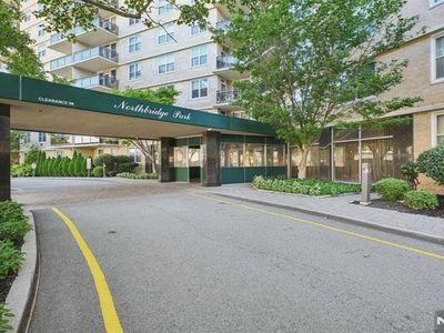 2200 N Central Rd #14P, Fort Lee, NJ, 07024