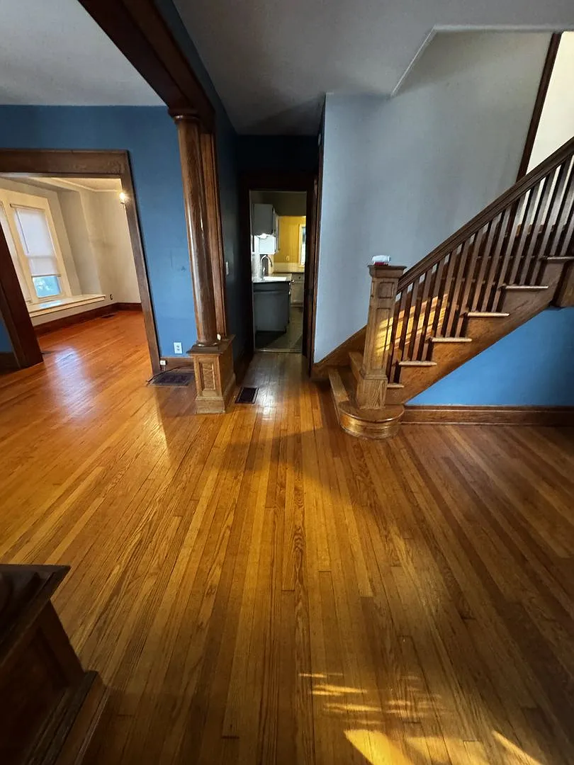 504 Bryant Ave — Photo 2