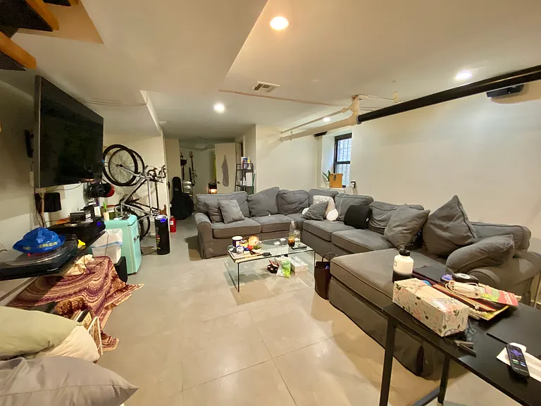 1061 Bergen St #4 — Photo 11