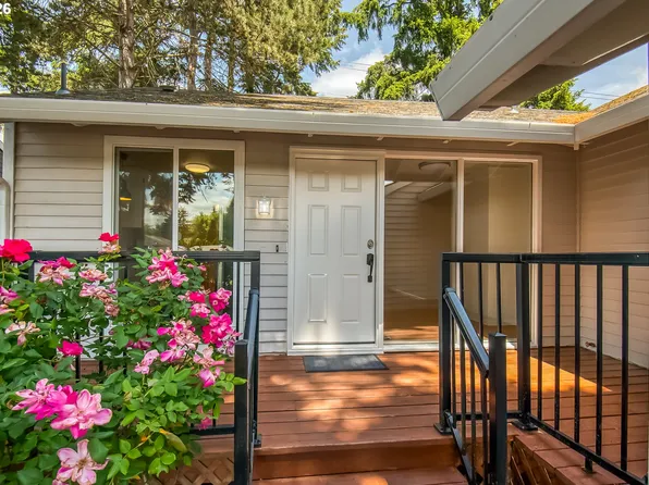 5545 NW Ridgemoor Ct, Portland, OR 97229