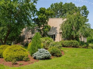 18 High Hill Rd, Bloomfield, CT 06002