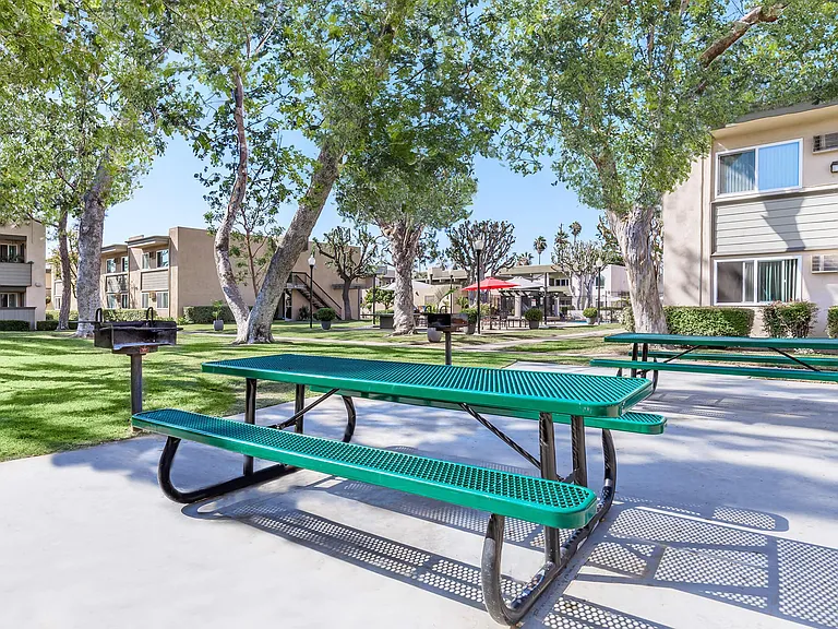 Regency Plaza Apartment Homes — Photo 10