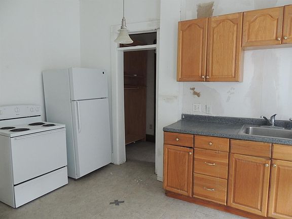 4th image of 23 Grand St