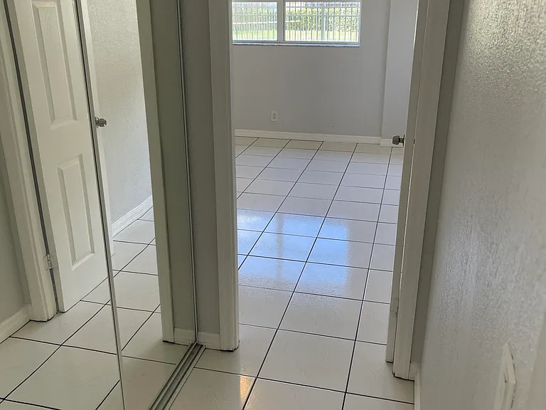 440 SE 2nd Ave #5 — Photo 12