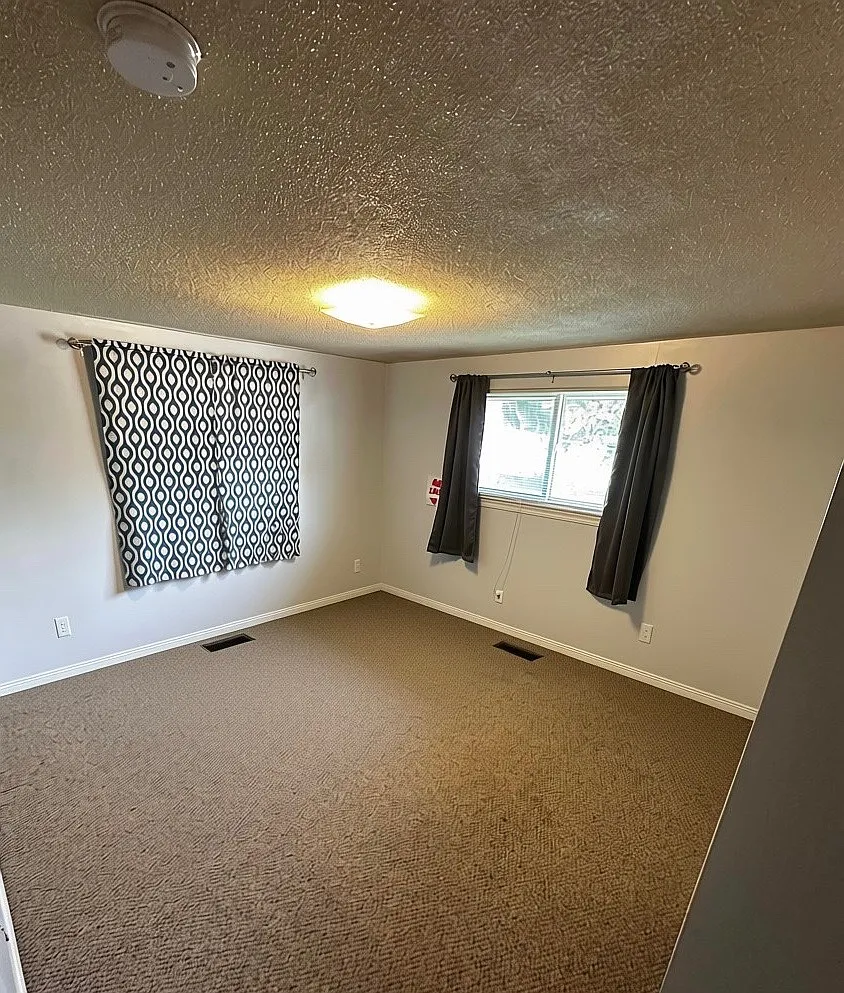 3 bed, 1.5 bath, 1200 sqft, $1,650 — Photo 3
