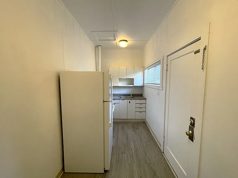 1098 Humboldt Ave — Photo 3