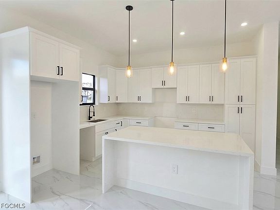 4th image of 761 Roma Ave S