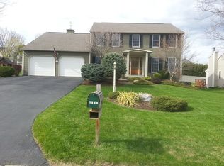 7259 Leafcrest Ln, East Syracuse, NY 13057