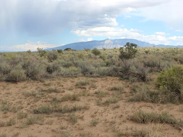 2601 Hatfield St, Rio Rancho, NM 87144