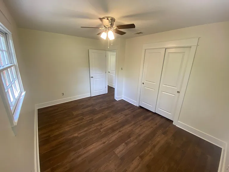 5463 Norden Dr S — Photo 13