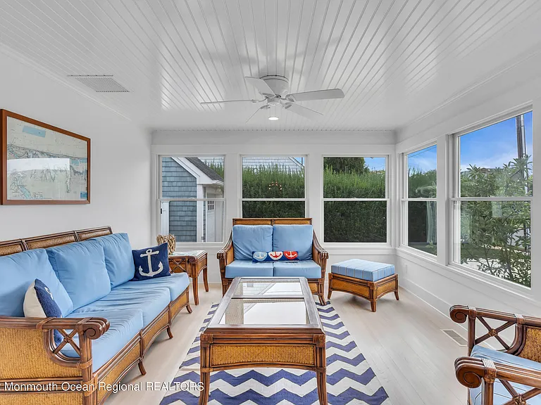 35 Bristol Pl — Photo 4