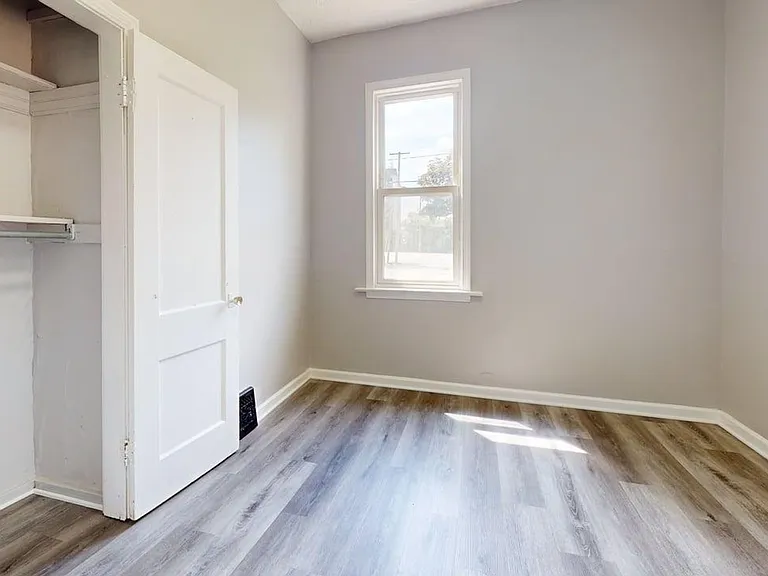753 Johnston St — Photo 7