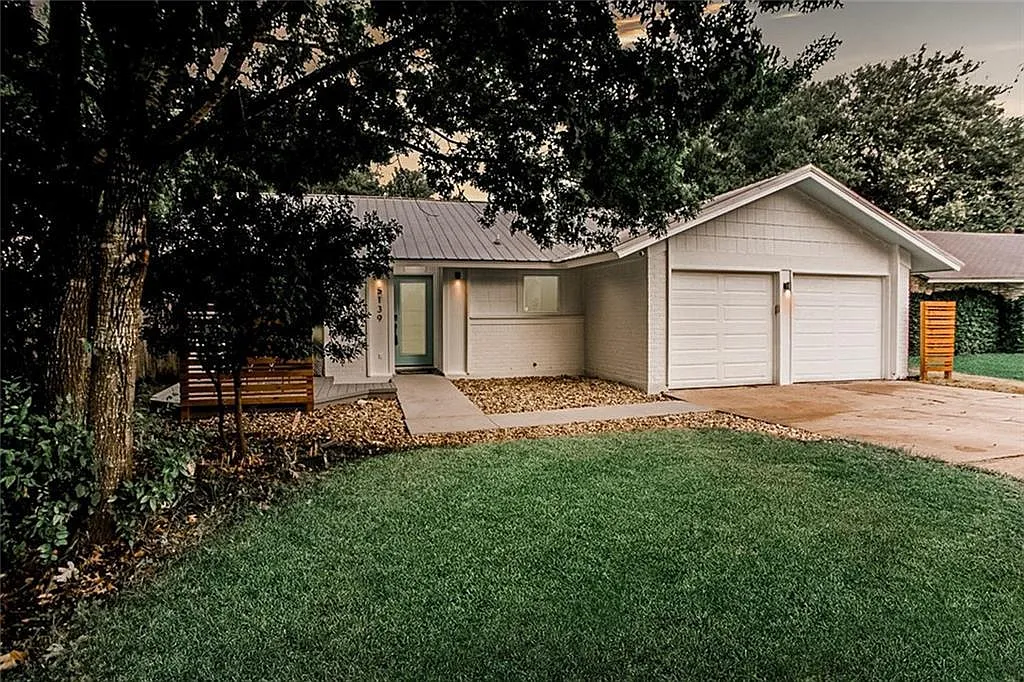 3 bed, 2.0 bath, 1783 sqft, $2,900 — Photo 2