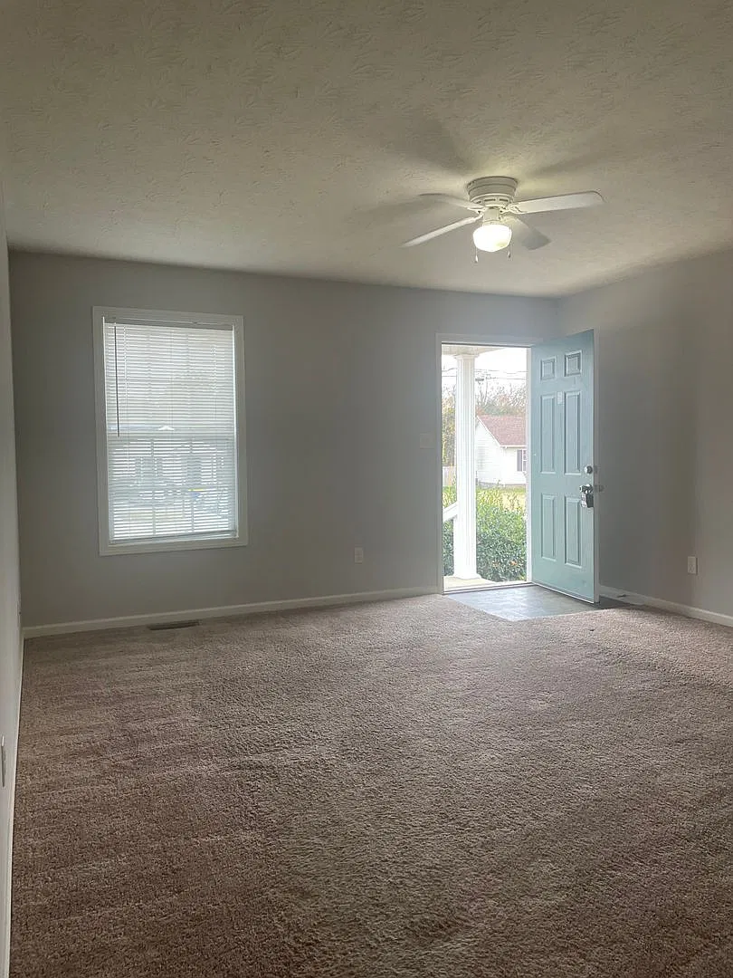 Lower Stone Apartments — Photo 2