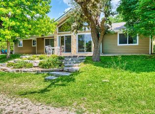 110 Twin Springs Dr, Kerrville, TX 78028