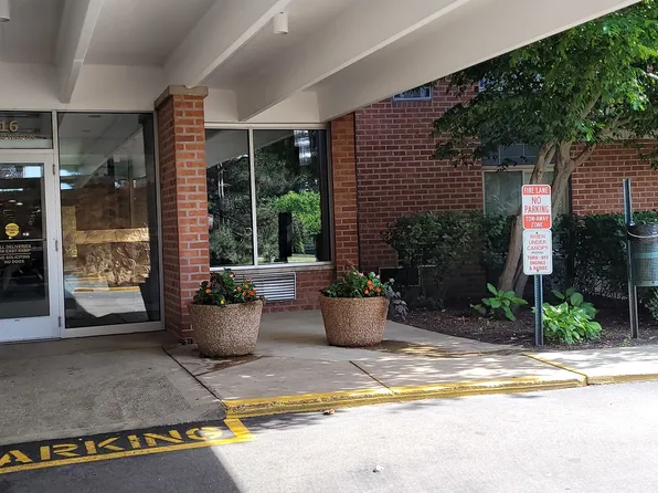 16 E Old Willow Rd APT 320S, Prospect Heights, IL 60070