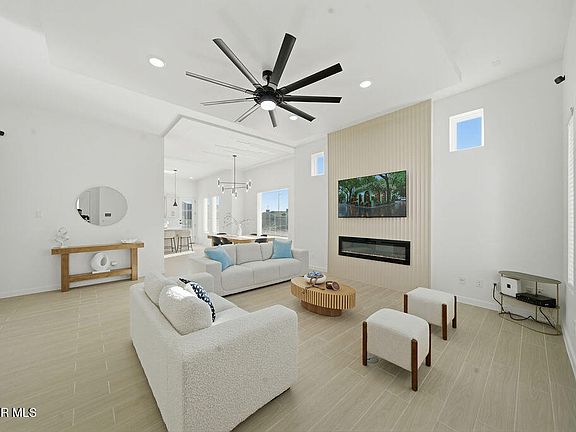 2nd image of 14021 Paseo Original Ct