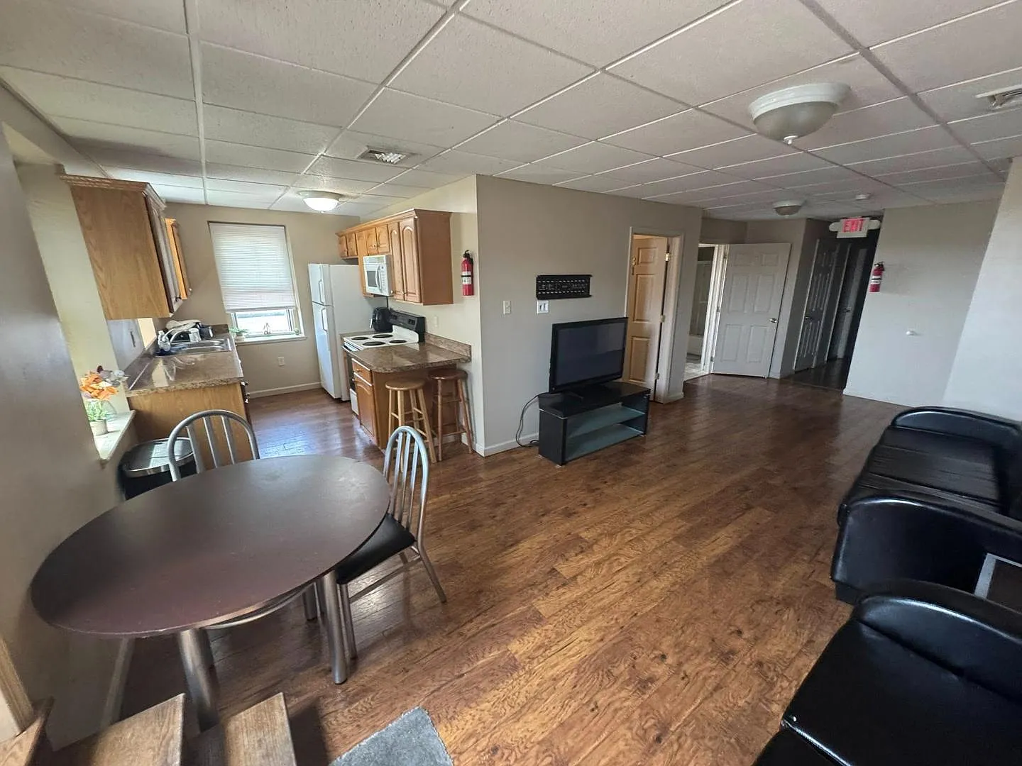 6 bed, 1600 sqft, $625 — Photo 4