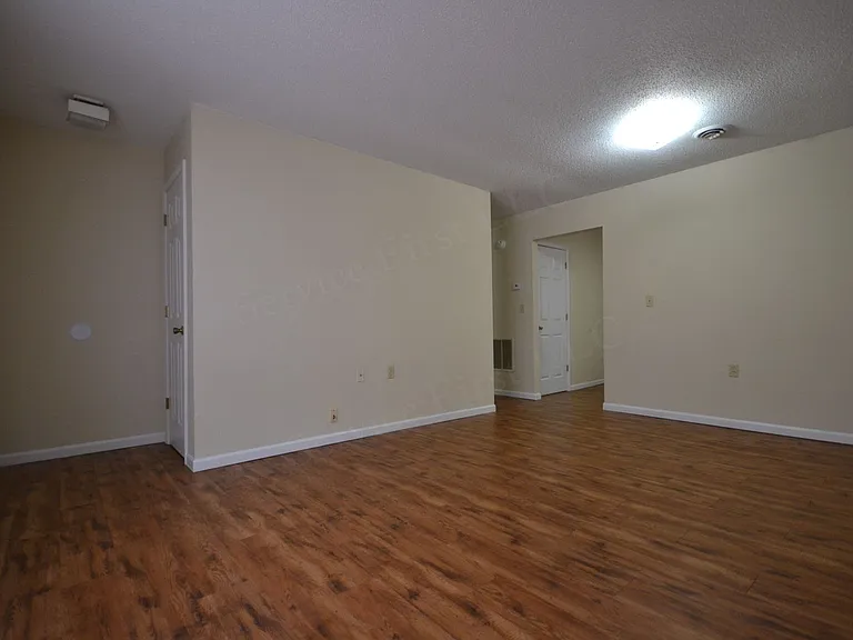 503 Broad St — Photo 9