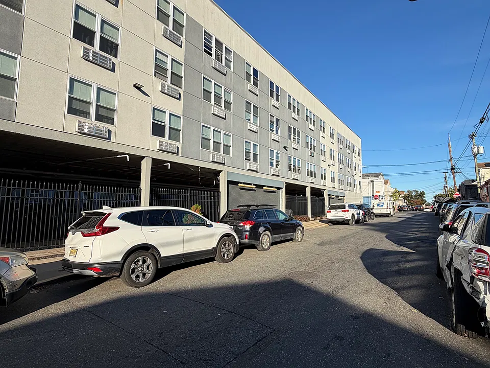 170-172 16th Ave #2