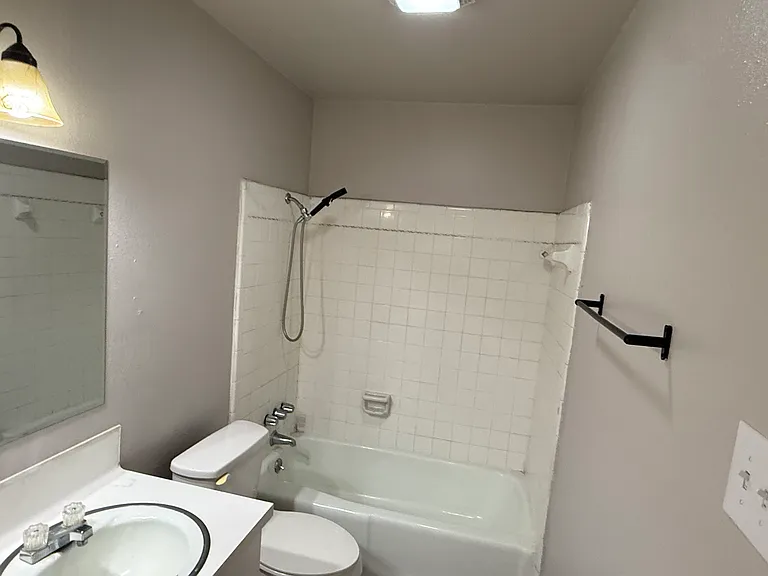 1518 Maple St — Photo 5