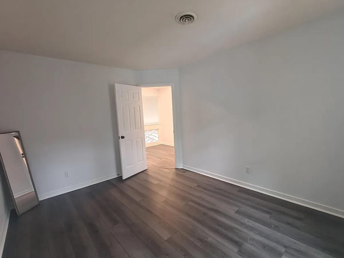 Building Photo - 7501 Laurel Ridge Ct
