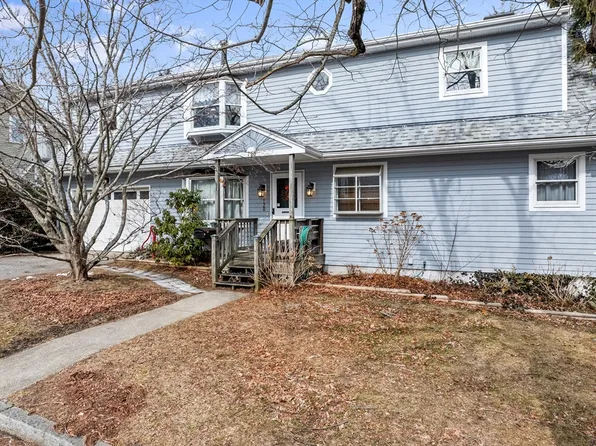 120 California St, Fall River, MA 02723