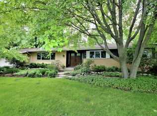 214 Rainbow Dr, Dundee, IL 60118