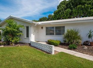 3047 Chase Cir, Sarasota, FL 34231