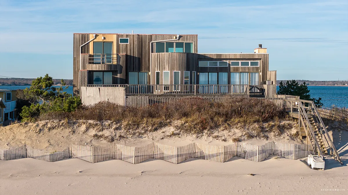 Building Photo - 40 Dune Rd