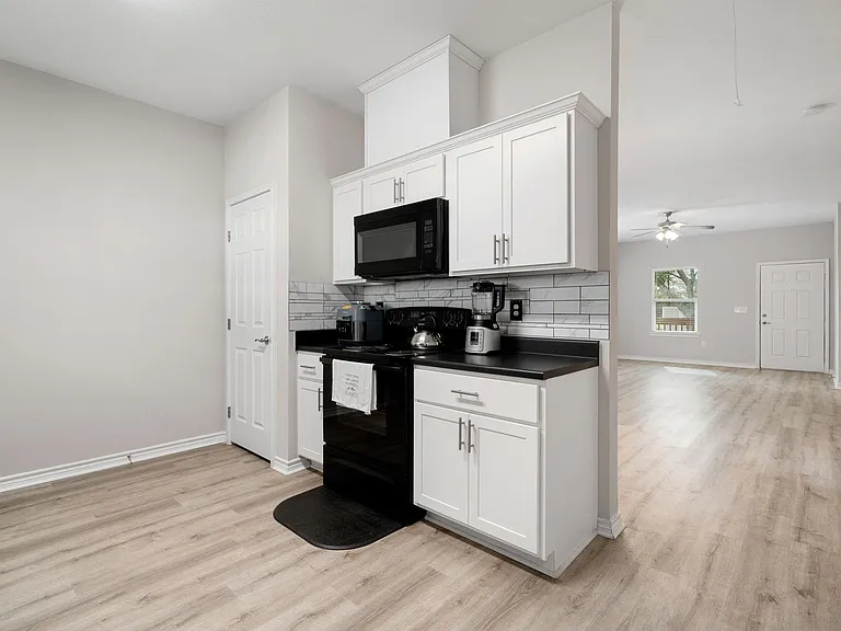 6927 David St — Photo 12