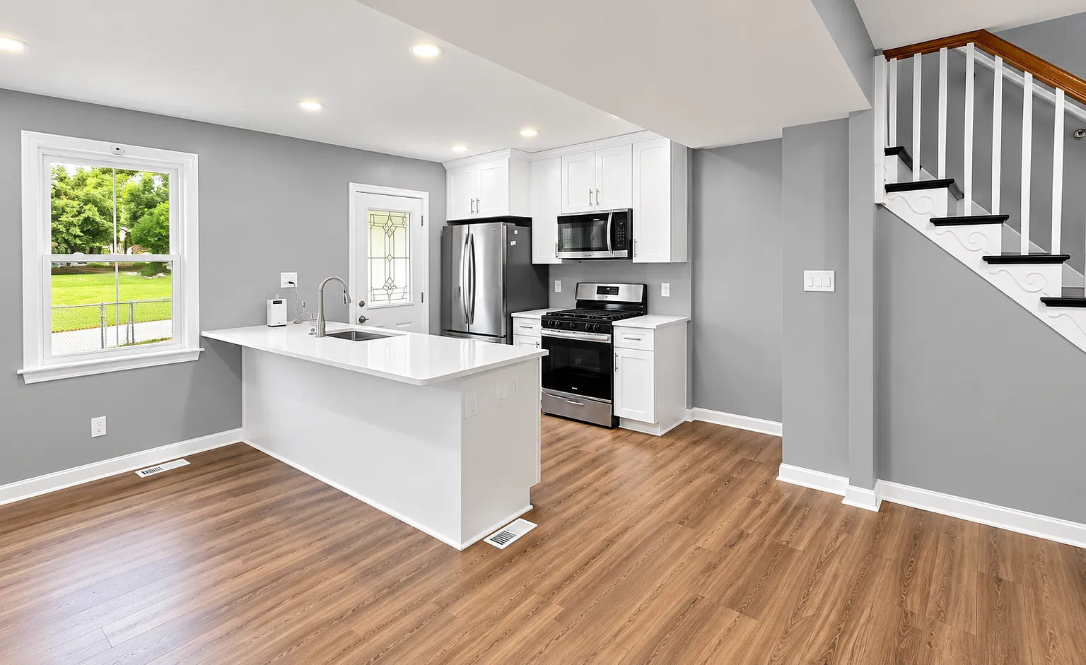 5 bed, 1581 sqft, $6,850 — Photo 1