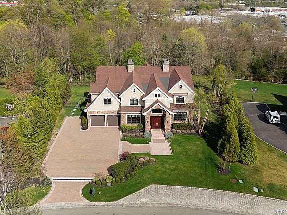 3rd image of 11 Buckingham Court