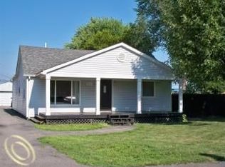 9065 Caroline St, Taylor, MI 48180