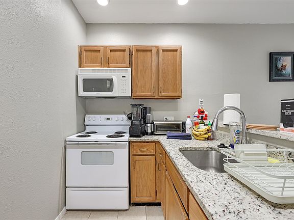 2nd image of 2815 Rio Grande St APT 102