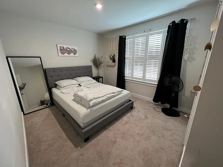 Guest bedroom